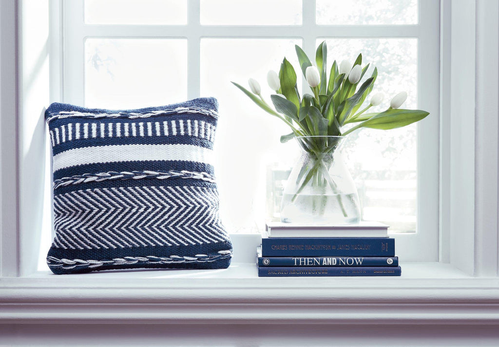 Oreiller Yarnley bleu marine/blanc