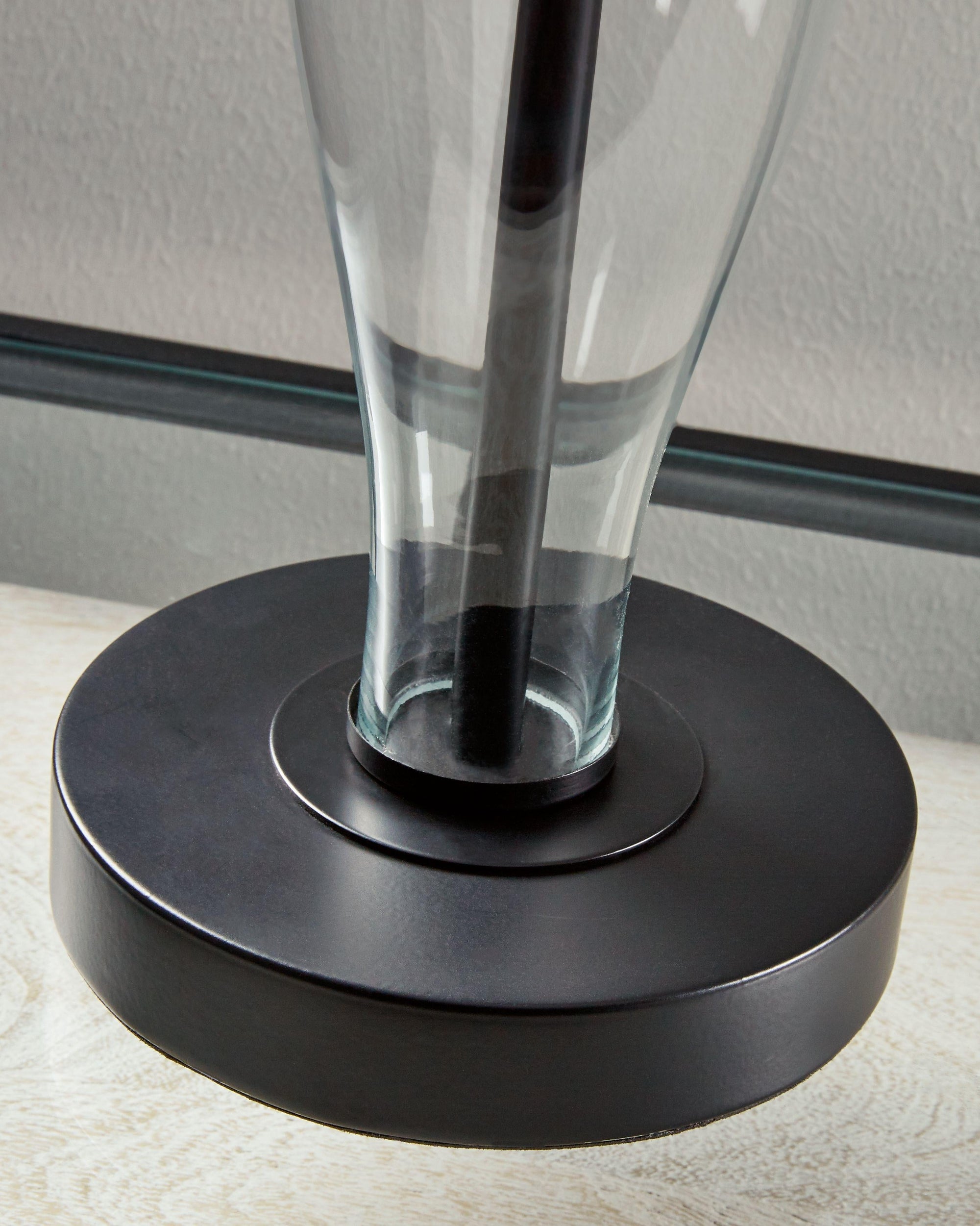 Travisburg - Lampe de table en verre (2/cn)