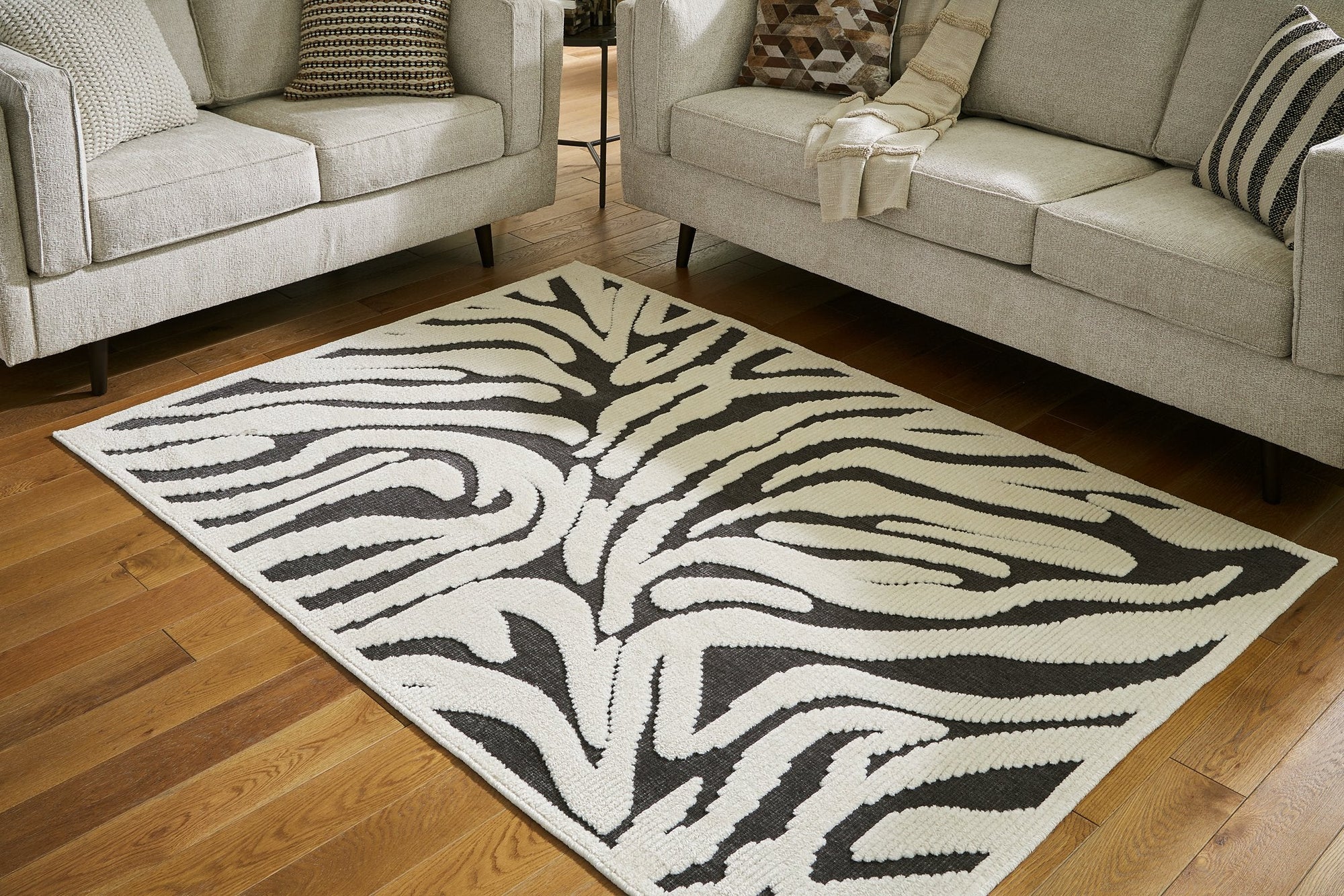 Tapis Thomwith 4'11 x 7'2
